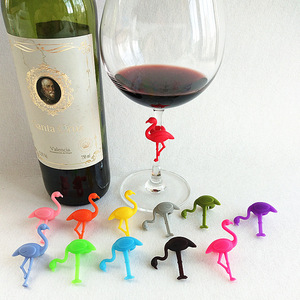 Lot de 6 marqueurs de verres en silicone en forme de flamant rose pour bouteilles et tasses – Vente en gros - Product Image 2