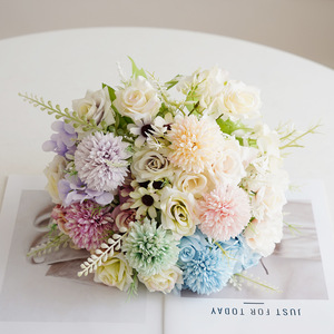 Bouquet de roses artificielles en soie, fleurs réalistes faites à la main, décoration de mariage et de maison, style moderne - Product Image 1