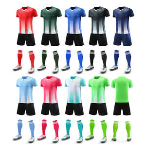 Maglie da calcio 2025 personalizzate con stampa gratuita di nome/numero/Logo | Divise da squadra traspiranti per ordini all'ingrosso e calze antiscivolo - Product Image 4