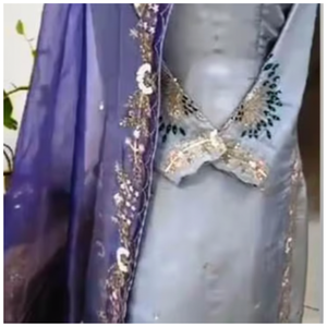 Costumes indiens haut de gamme non cousus brodés à la main de créateur moderne pour femmes de style traditionnel pour les fêtes - Product Image 1