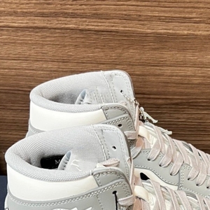 Chaussures de Basketball Rétro Homme 2026 de Qualité Supérieure – Olive Moyen, Noir Phantom – Confort et Style pour le Sport - Product Image 3