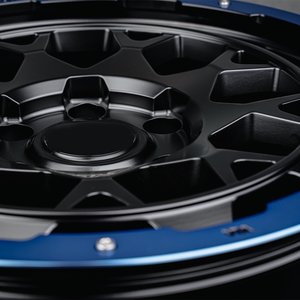 Estructura de Rueda Forjada 4X4 de 17 y 18 Pulgadas, Totalmente en Satinado u Otro Color Personalizado con Borde Delantero Pintado en Azul - Product Image 6