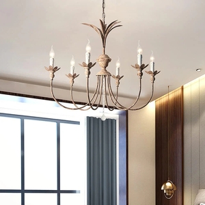 Đèn chùm <span class=keywords><strong>charleston</strong></span> với kết thúc bằng gỗ phong hóa, vương miện cọ và cánh tay nến thanh mảnh, Mặt dây chuyền nhà tranh ven biển để ăn uống - Product Image 2