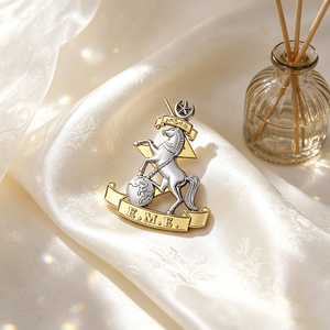 Artículo Popular: Elegante Broche Chapado en Oro, Pin de Metal Pulido Antioxidante, Adorno para Atuendos de Banquete y Combinación de Moda de Lujo - Product Image 6
