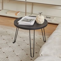 Table basse pliable en plastique de conception moderne mini table de chevet simple de célébrité d'Internet pour le salon chambre à coucher