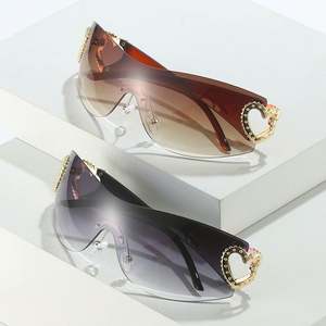 Gafas de Sol de Moda de Lujo con Logotipo Personalizado, Diseño de Corazón, Estilo Punk, Lentes de una Pieza, Gafas de Sol Y2K para Mujer - Product Image 4