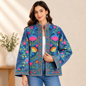 Abrigo de Terciopelo Artesanal de Lujo, Bordado a Mano con Flores, Cuello Alto, Ropa al por Mayor de Boutique - Product Image 1