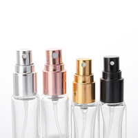 Bouteille de décantation de parfum en verre transparent de luxe 10ml et 15ml de forme carrée avec atomiseur de pulvérisation et bouchon à vis pour diffuseur et emballage