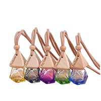Diffuseur de parfum haut de gamme pour voiture, clip de ventilation, flacon en verre 8ml, pendentif pour rétroviseur, ornement pour maison, hôtel, armoire, salle de bain