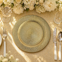 Assiettes de présentation de luxe en verre martelé doré de 13 pouces avec finition pailletée métallique pour la décoration de table de mariage et d'événements