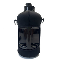 Bouteille d'eau de 2,2 l (demi-gallon) avec housse et couvercle, sans BPA, grande bouteille d'eau de 74 oz, gourde de sport avec poignée