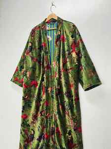 Bata Kimono de Terciopelo de Lujo para Mujer con Estampado de Animales de la Selva, Cuello en V, Manga Larga, Abrigo de Invierno para Eventos Nupciales - Product Image 3