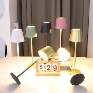 Design moderno Custom <span class=keywords><strong>lampada</strong></span> <span class=keywords><strong>da</strong></span> tavolo a LED per bar ristorante dimmerabile luce notturna USB <span class=keywords><strong>lampada</strong></span> <span class=keywords><strong>da</strong></span> <span class=keywords><strong>scrivania</strong></span> <span class=keywords><strong>senza</strong></span> <span class=keywords><strong>fili</strong></span> Touch Control Power Battery - Product Image 1