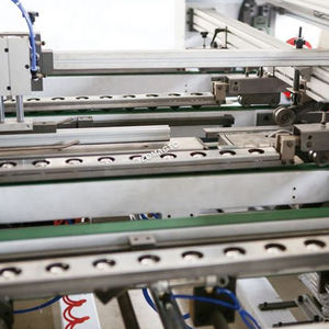 Máquina Plegadora y Encoladora de Cartón Semiautomática de Doble Pieza con Servomotor Mecánico para Aplicaciones Químicas - Product Image 4