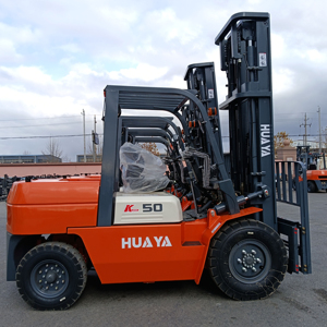 Empilhadeira Diesel CE ISO 4x4 de Melhor Custo-Benefício, 3 Toneladas, 3.5 Toneladas, 4 Toneladas, 5 Toneladas, Mastro Triplex, Deslocador Lateral, Empilhadeira Chinesa com Motor Japonês - Product Image 1