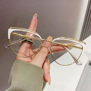 Nuevo Diseño de Montura de Gafas Ópticas Metálicas con Forma de Animal, Diamantes, Cambio de Color al Aire Libre, Fotocromáticas, Bloqueo de Luz Azul, Moda de Alta Gama - Product Image 1