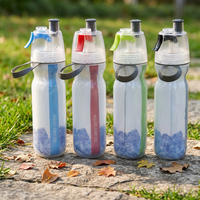 Bouteille de sport à double paroi en PE de 500 ml avec pulvérisateur, poignée portable, paille anti-fuite, compatible lave-vaisselle et cordon de transport
