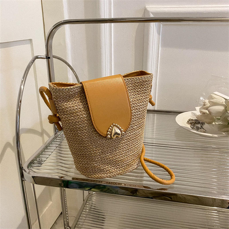 สีน้ำตาล + ไค