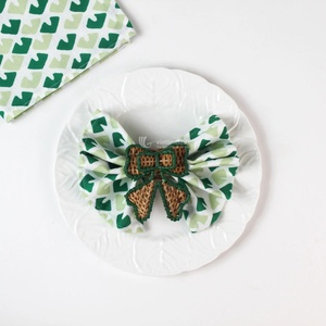 Anneaux de serviette en rotin vert tressé naturel, faits à la main, pour la décoration de table, lot de 4 par Viettimecraft Wholesale - Product Image 3