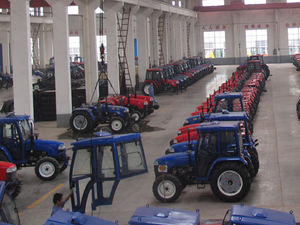 Moteur haute puissance 54HP Mini <span class=keywords><strong>tracteur</strong></span> <span class=keywords><strong>agricole</strong></span> LT554 avec pièces de rechange de <span class=keywords><strong>contrepoids</strong></span> - Product Image 2