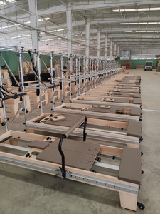 Reformer Pilates Haut de Gamme en Érable pour Entraînement en Studio avec Conception à Rails Intégrés et Lit Coulissant Bidirectionnel, Demi-Tourneuse - Product Image 2