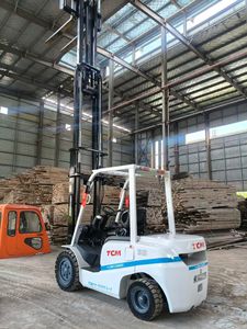 Montacargas Diésel Japonés Original <span class=keywords><strong>TCM</strong></span> de 3.5 Toneladas, con Abrazadera. La Serie de Montacargas de 3.5 Toneladas se Vende con Embalaje de Palet. - Product Image 6