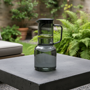 <span class=keywords><strong>Carafe</strong></span> en verre ambré avec couvercle et poignée, pichet moderne en borosilicate pour thé glacé et jus, idéal pour la porte du réfrigérateur - Product Image 1