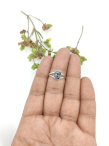 Anillo de Obsidiana Copo de Nieve Natural con Engaste de Plata de Ley 925 y Cabujón Ovalado para Fiestas y Eventos - Product Image 3