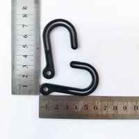 Crochet en plastique noir en forme de point d'interrogation, en stock, 6 cm, petit, perforé, pour chaussettes, chapeaux, écharpes, accessoires à clipser