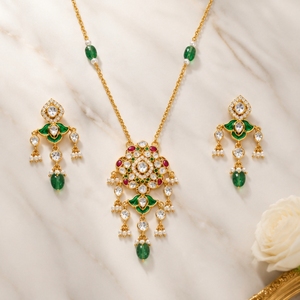 Elegante Juego de Collar y Aretes Modernos de Plata 925 con Moissanita, Diseño Tradicional para Mujer, Joyería para Fiesta o Boda - Product Image 3