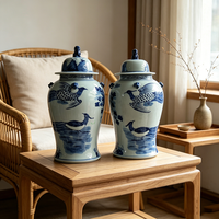 Vases en gros style Chinoiserie, Pots en porcelaine bleue sous-glaçure motif Pie des montagnes vintage pour magasins de meubles