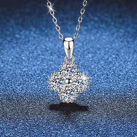Collier en argent sterling S925 avec pendentif trèfle à quatre feuilles en moissanite, style luxe léger, chaîne électroplaquée avec anneau en O
