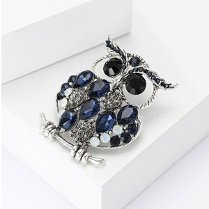 Broches de Coruja Vintage Requintados em Liga com Strass, Acessório de Corsage Feminino Versátil de Alta Qualidade, Broche Cravejado de Diamantes - Product Image 3