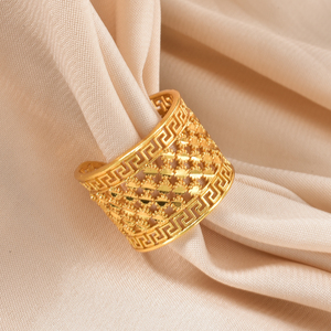 Anillo de compromiso clásico y moderno con filigrana geométrica abierta de cobre chapado en oro de 18 quilates con diseño floral para mujer, ideal para bodas. - Product Image 1