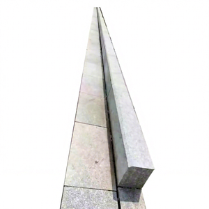 Bordure de trottoir en granit gris de forme spéciale HangKangCM, coupée à la machine, pour la construction routière et l'installation en ingénierie. - Product Image 1