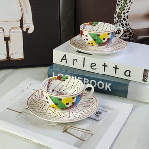 Venta Directa de Fábrica de Tazas de Porcelana de Hueso de Lujo Estilo Europeo y Juego de Platillos para Té - Product Image 2