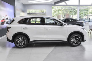 2025 <span class=keywords><strong>MG</strong></span> ES5 Compact SUV New Energy 5-Door 5-Seat Auto puro elettrico 170hp gamma 515km nuova Auto trazione posteriore EV motore sinistro - Product Image 6