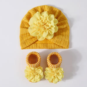 Ensemble bonnet et chaussettes pour nouveau-né, couleur unie, antidérapant, tricoté, coton de haute qualité, respirant, chaussettes pour bébé fille avec fleurs 3D, vente en gros - Product Image 6