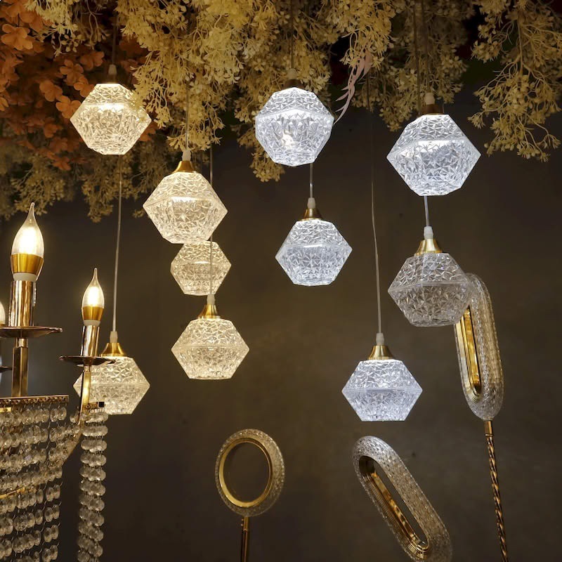 Lustre hexagonal à 10 têtes en diamant