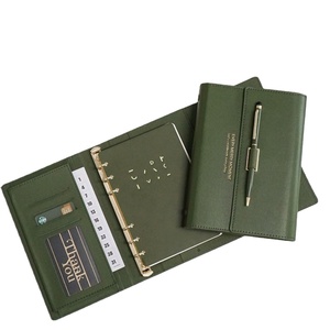 <span class=keywords><strong>Cuaderno</strong></span> de reuniones de lujo, carpeta de hojas sueltas de cubierta <span class=keywords><strong>dura</strong></span> de cuero, <span class=keywords><strong>verde</strong></span> oliva, con papeles rellenables, la cantidad mínima baja - Product Image 1