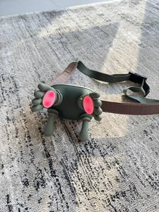 Masseur portable Shiatsu pour le cou et les épaules avec chaleur, pétrissage profond des tissus, soulagement du dos et de la taille, design portable adapté aux voyages - Product Image 3