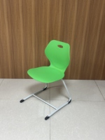 Chaise d'étude moderne pour élèves en PE avec accoudoirs en métal, prix de gros pour mobilier scolaire