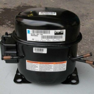 Compresseur de réfrigération HYZL CAE2420Z pour équipement de climatisation, de refroidissement et de chauffage - Product Image 1