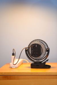 Yoobao xách tay 8000mAh <span class=keywords><strong>USB</strong></span> không ồn ào dẫn ánh sáng với ngân hàng điện có thể sạc lại Mini Clip Fan - Product Image 6