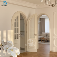 Decoración del hogar estilo europeo caoba madera maciza puertas superiores redondas arco interior puerta de madera con vidrio