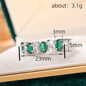 Anello Geometrico Ovale con Pavé per Donne, Gioiello da Dito Vintage Minimalista ed Elegante - Product Image 4