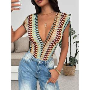 ชุดบอดี้สูทโครเชต์สีสันตัดกันสำหรับผู้หญิง รุ่นคัสตอม 2026 คอลูกไม้เว้าลึก ยืดหยุ่นได้ สไตล์ Y2K โบโฮ เหมาะสำหรับวันพักผ่อน - Product Image 3