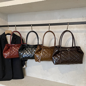 Soft PU New Stylish Popular Quilted <b>Pillow</b> <b>Shape</b> Magnetic Closure Polyester Lining 1-1.9L Capacity Tote Bags - Product Image 4