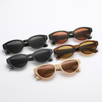 F53B01 Lunettes de soleil rétro petit cadre beige Ovale Vintage oeil de chat Rivet femmes Nuances personnalisées Lunettes de soleil