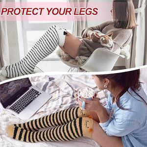 Chaussons d'<span class=keywords><strong>hiver</strong></span> chauds à rayures <span class=keywords><strong>pour</strong></span> les cuisses Chaussons en polaire <span class=keywords><strong>Chaussettes</strong></span> longues <span class=keywords><strong>pour</strong></span> femmes sur le genou <span class=keywords><strong>Chaussettes</strong></span> hautes à rayures <span class=keywords><strong>pour</strong></span> filles - Product Image 3